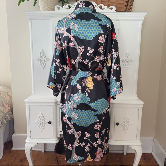 Ichiban Japanese Satin Kimono - Picture 11 of 15